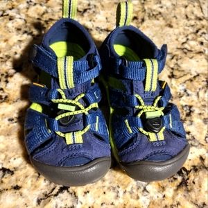 Keen seacamp II sandal size 8